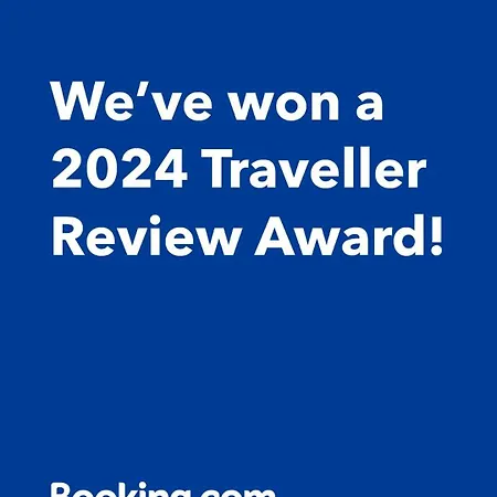 Solo Traveler شقة