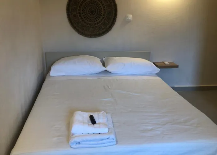 Solo Traveler * Ermoupoli