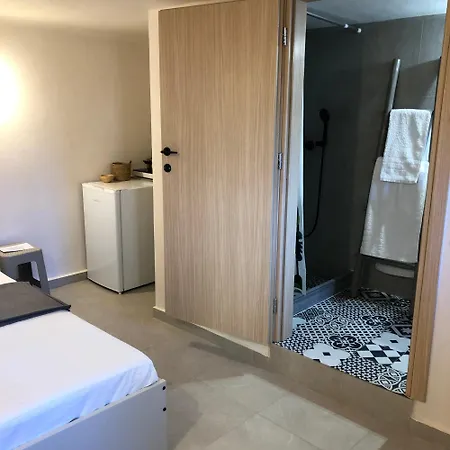 Apartment Solo Traveler