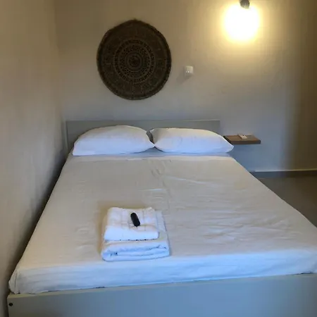 Solo Traveler * Ερμούπολη