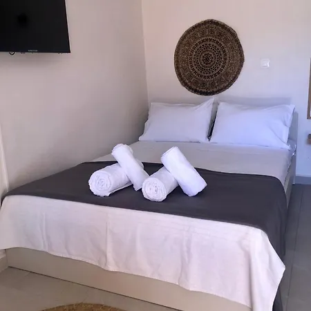 Renovated Near The Port & Ano Syros Apartment *