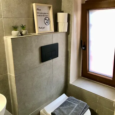 Renovated Near The Port & Ano Syros *